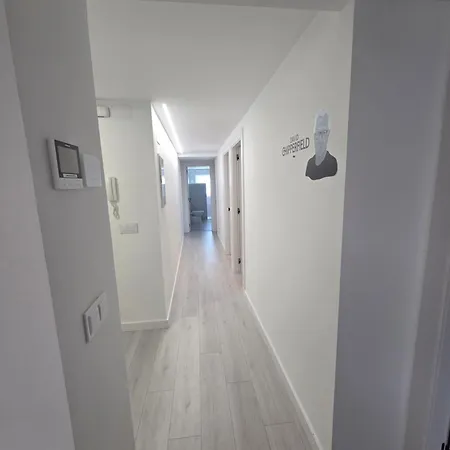 The Eight Unique דירה