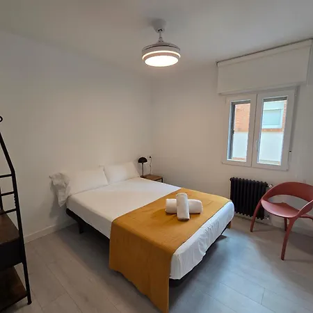 The Eight Unique דירה טרואל