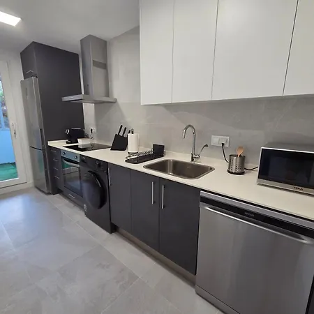 The Eight Unique * טרואל